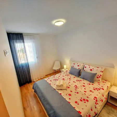 Tusculum 아파트 *