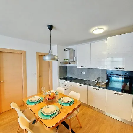 Tusculum Appartement *